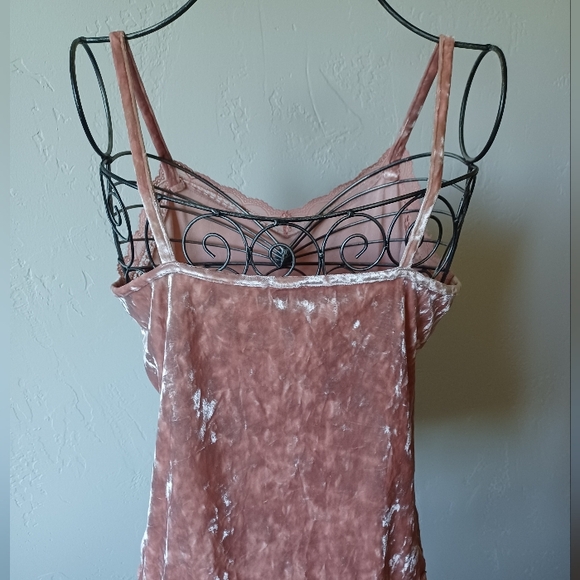 Cupio Pink Velvet Camisole - Picture 5 of 6